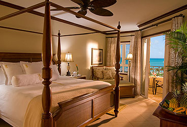 Mediterranean Honeymoon Oceanview Club Level Suite - MO