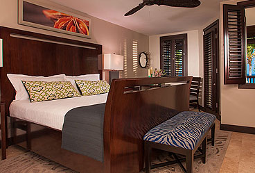 Pink Gin Beachfront Walkout Club Level Room - WB